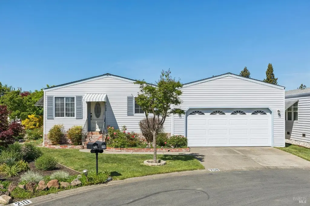 208 Betsy Pl