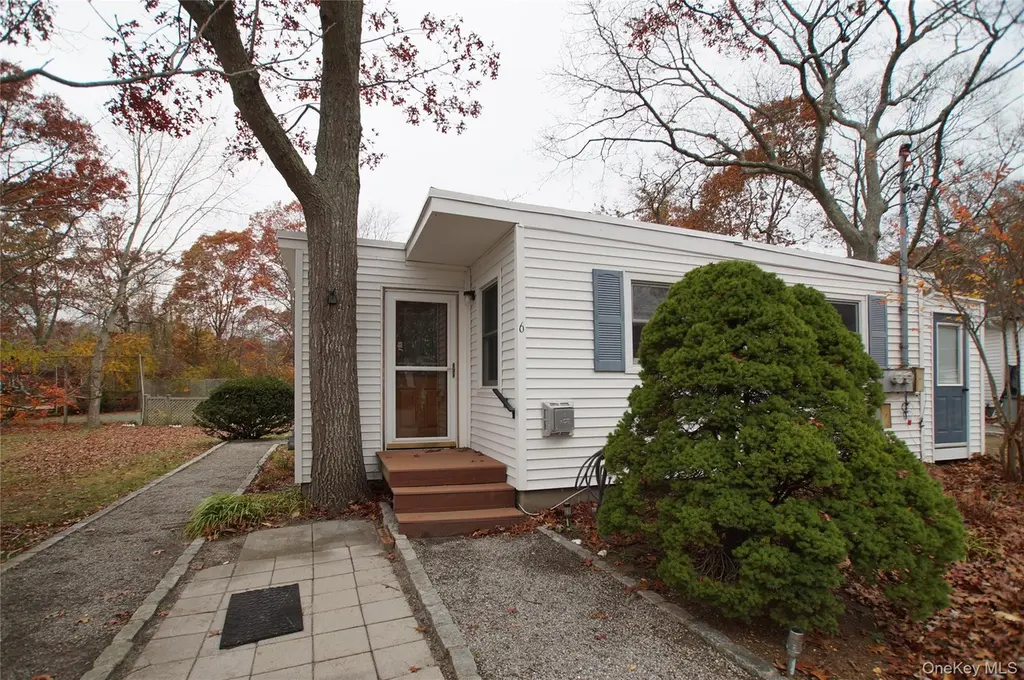 12 E Tiana Rd #6