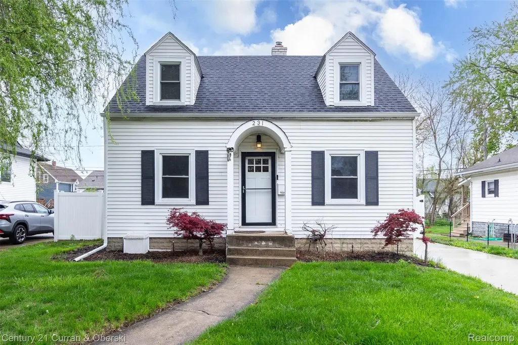 231 Academy St