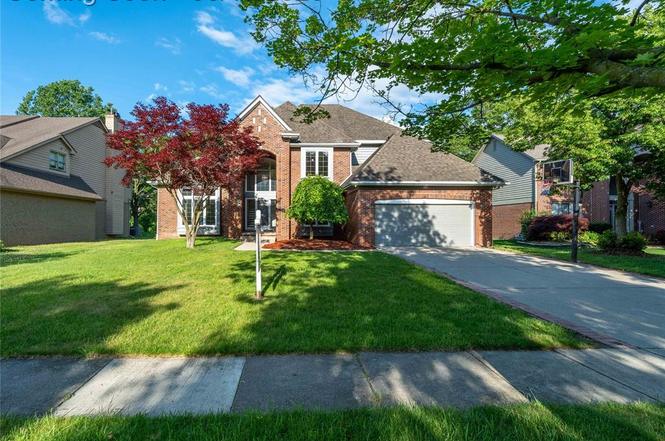 7386 Woodlore Dr