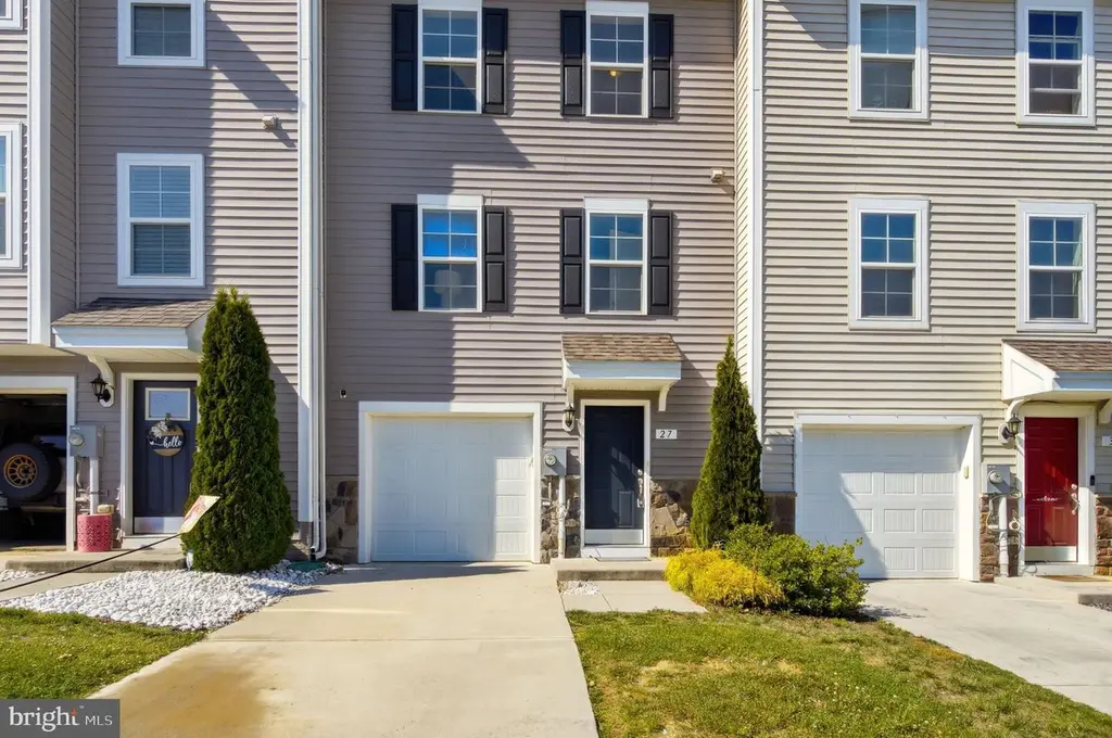 27 Tate Manor Dr