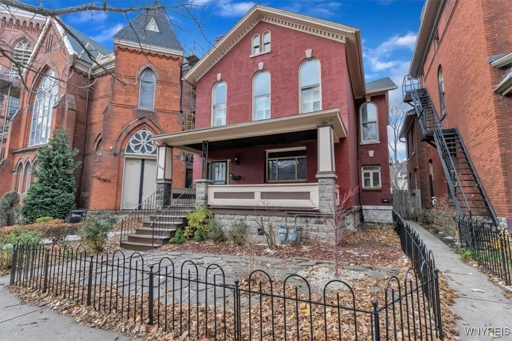 268 Georgia St