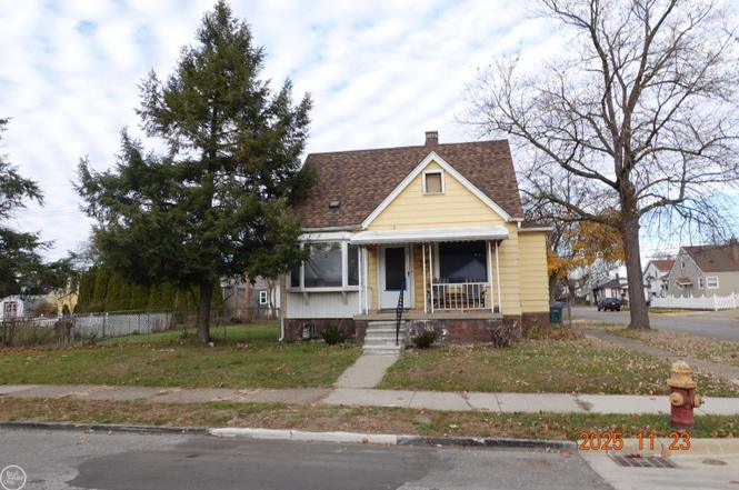 808 White Ave