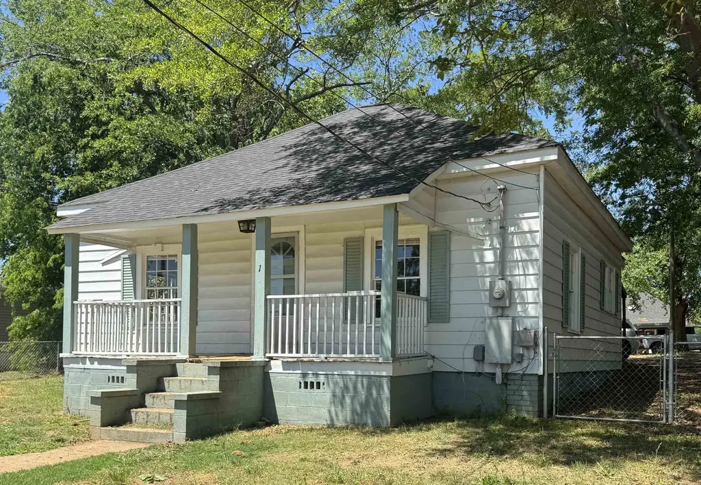 221 Bailey St