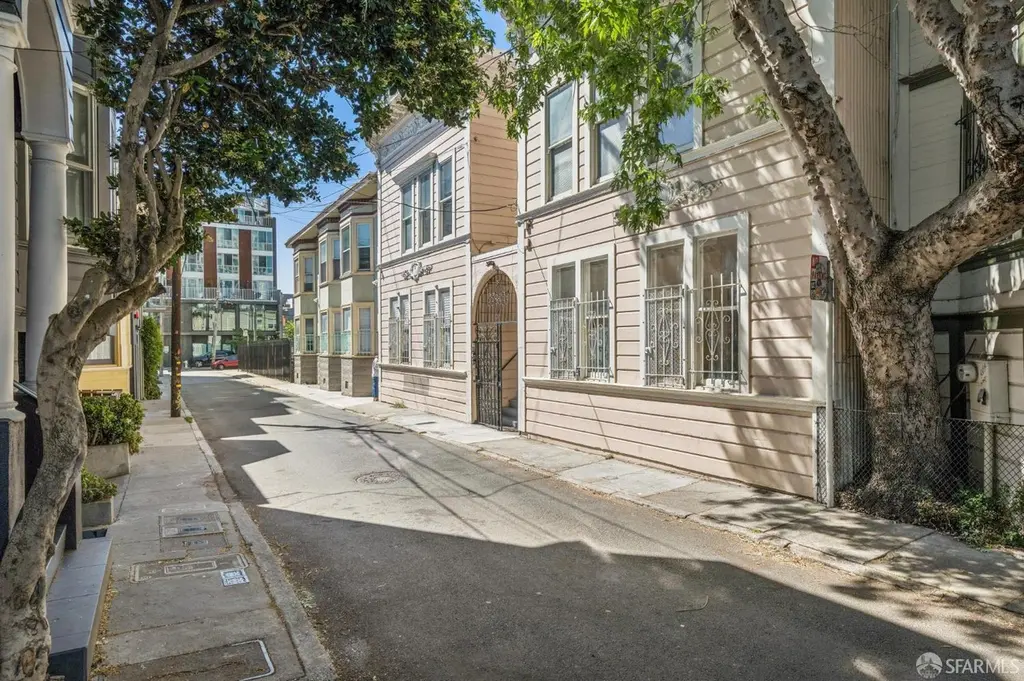 42-44 Sumner St