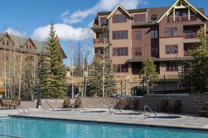 600 S Main St #4303
