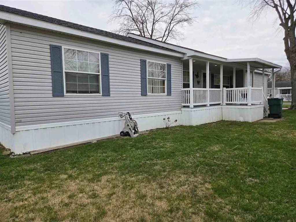 6 Dogwood Dr