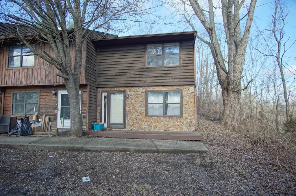 2598 Townhouse Dr