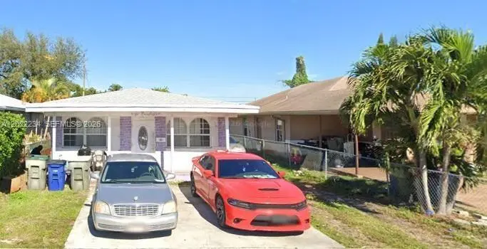 716 NW 4th St