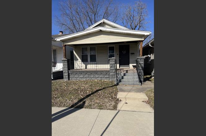 1330 E Walnut St