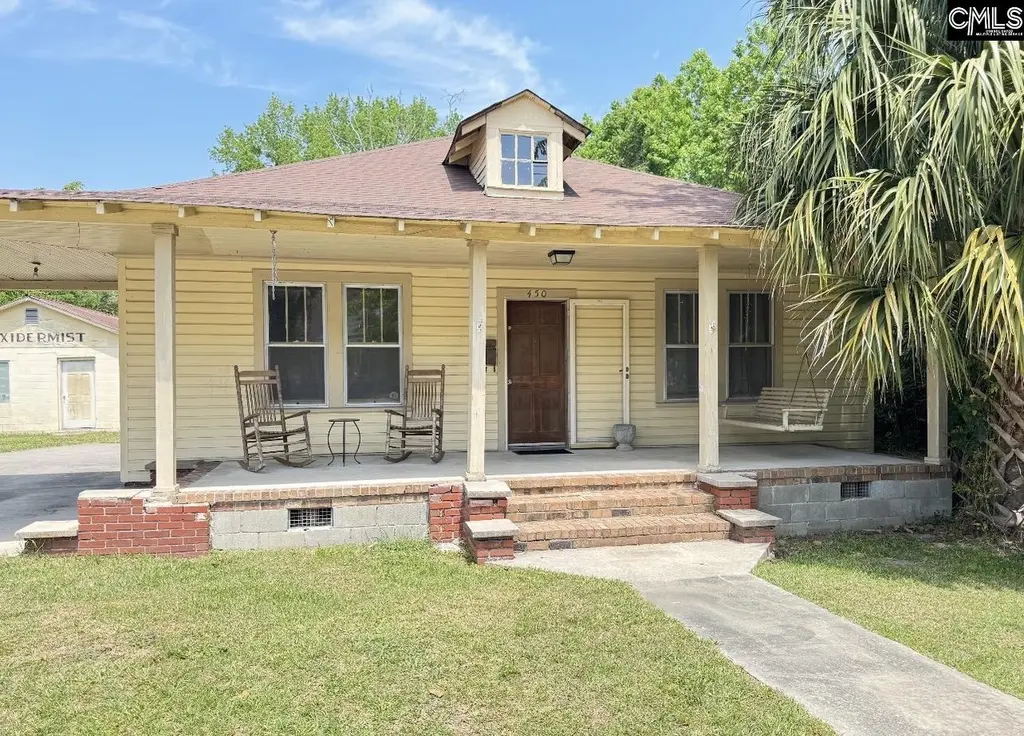 450 Edward St