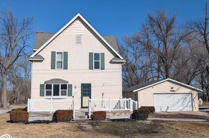 207 Lake St