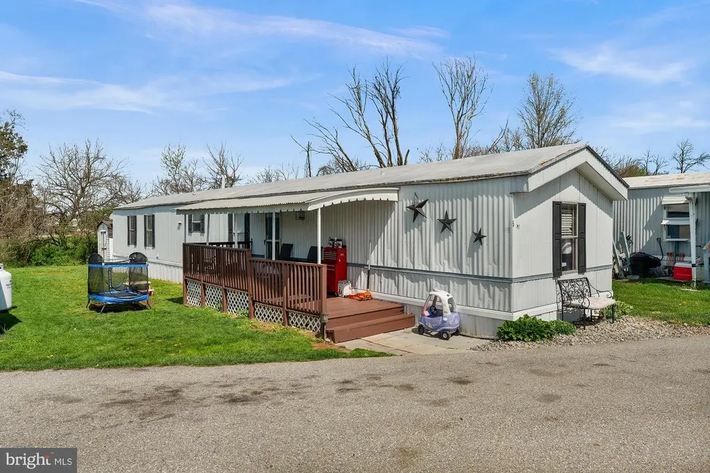 5 Chesapeake Dr