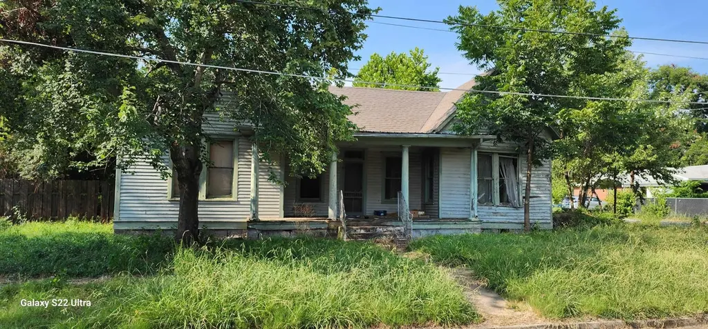 311 E Church St