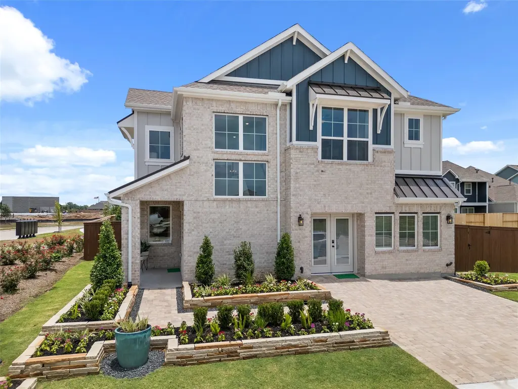 1202 Shaded Rock Dr
