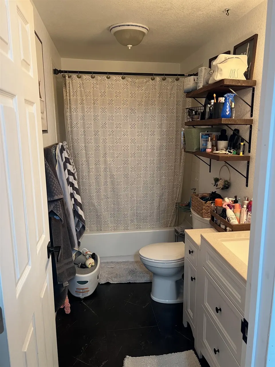 101 Apt D College Ct
