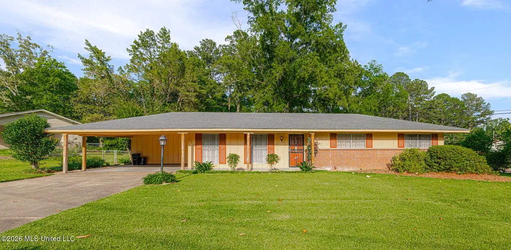 5758 Brownlee Dr