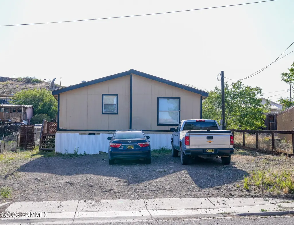 205 Main St