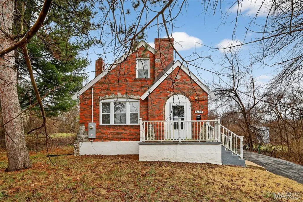 2432 Mary Ave