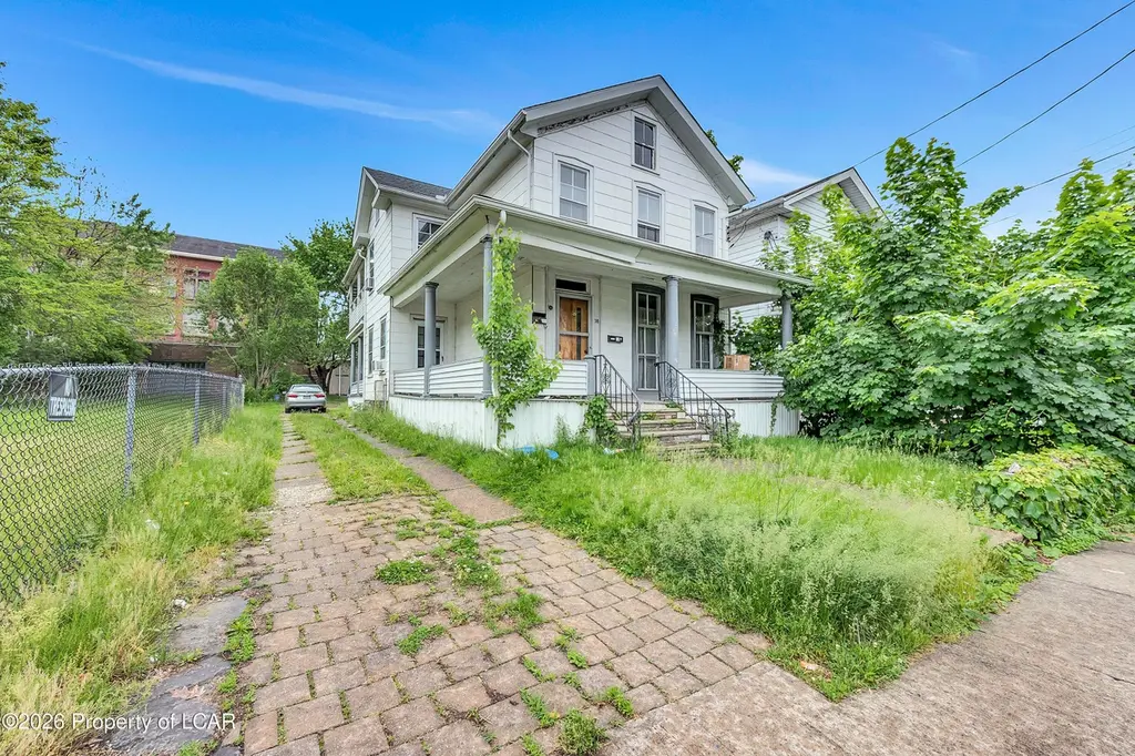 38 Welles St