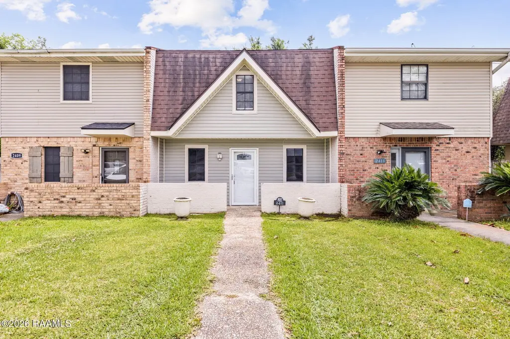 2411 Robley Dr