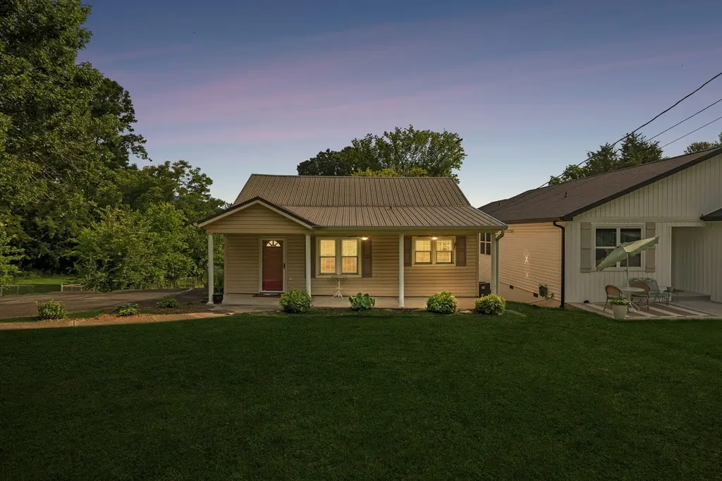 3317 Parker Ln