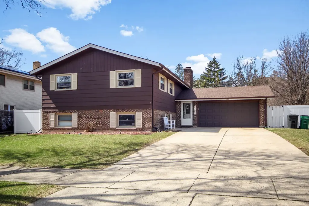230 Millford Ln