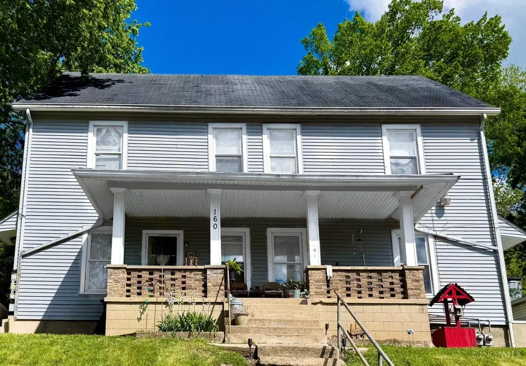 160 First St