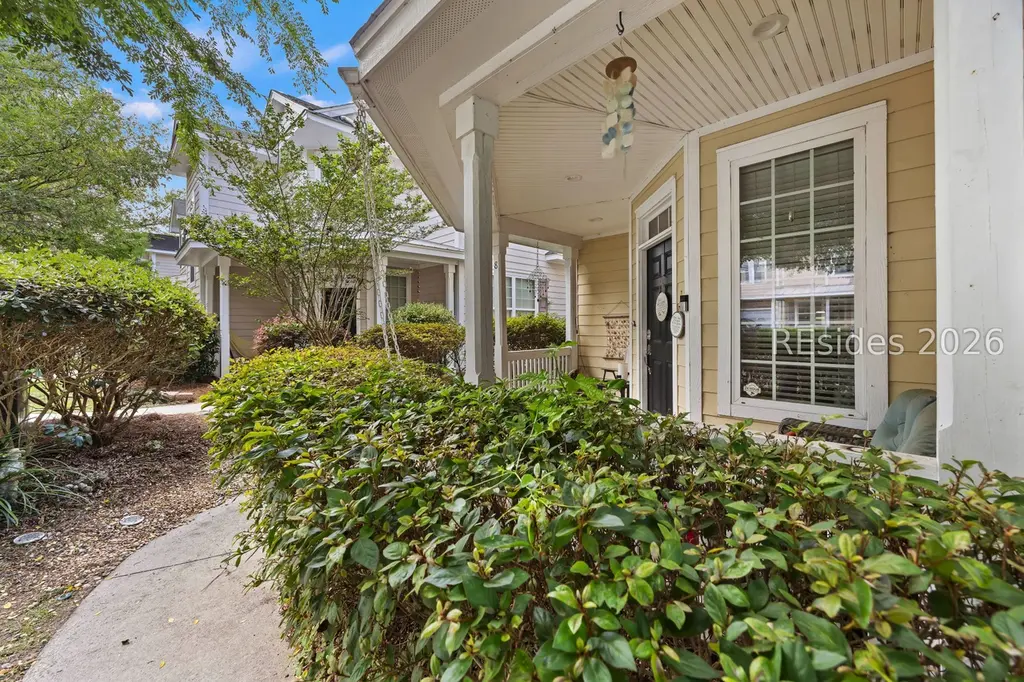 8 Maidencane St