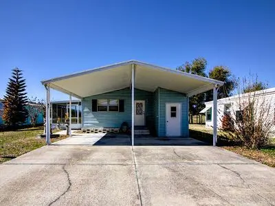81 Fountain Dr