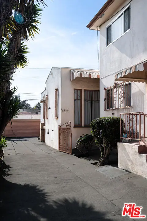 4214 W Slauson Ave