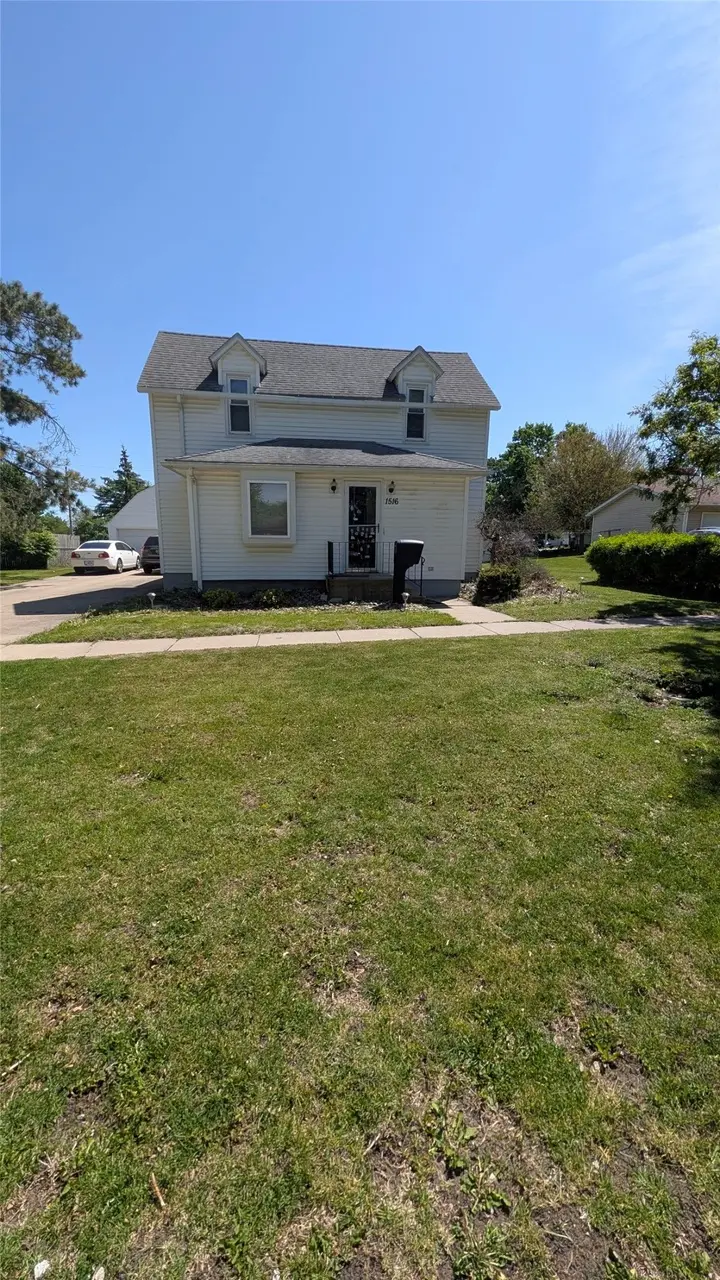 1516 Tama St