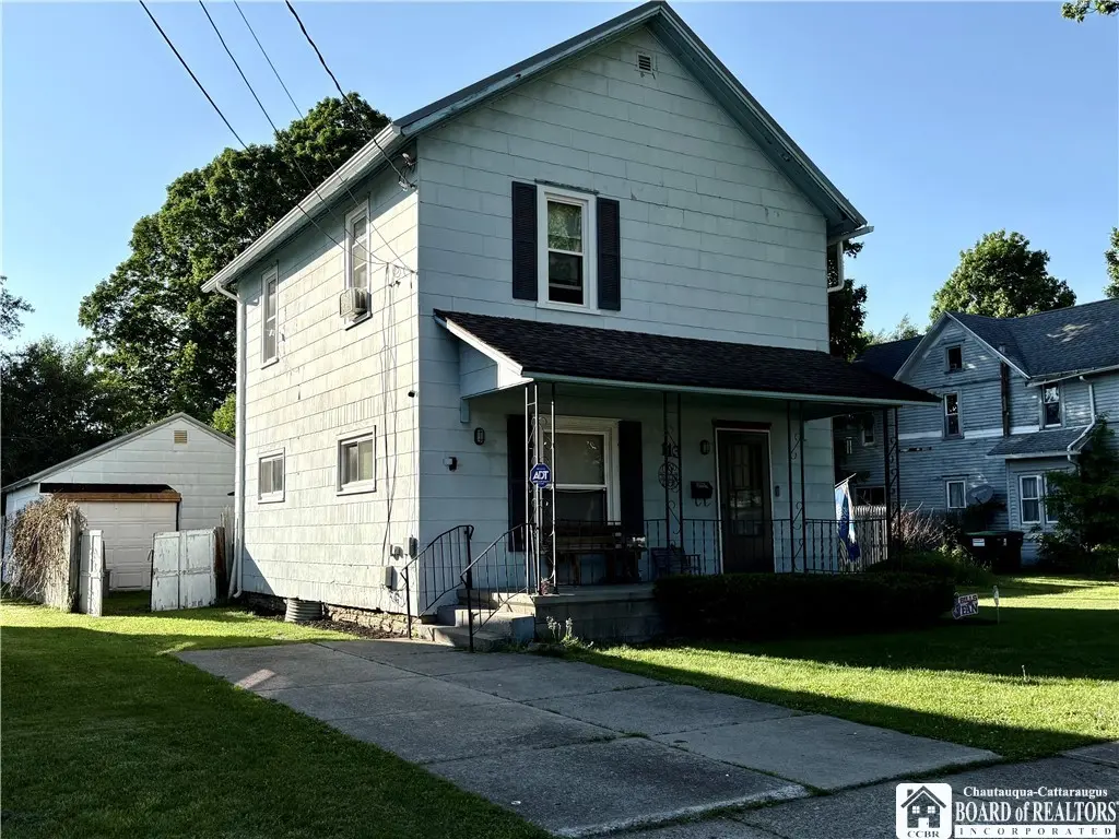 113 E James St