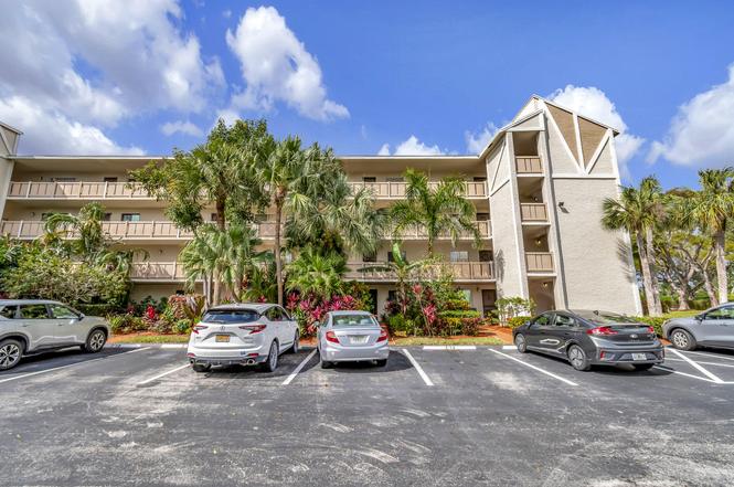 6585 Kensington Ln #307