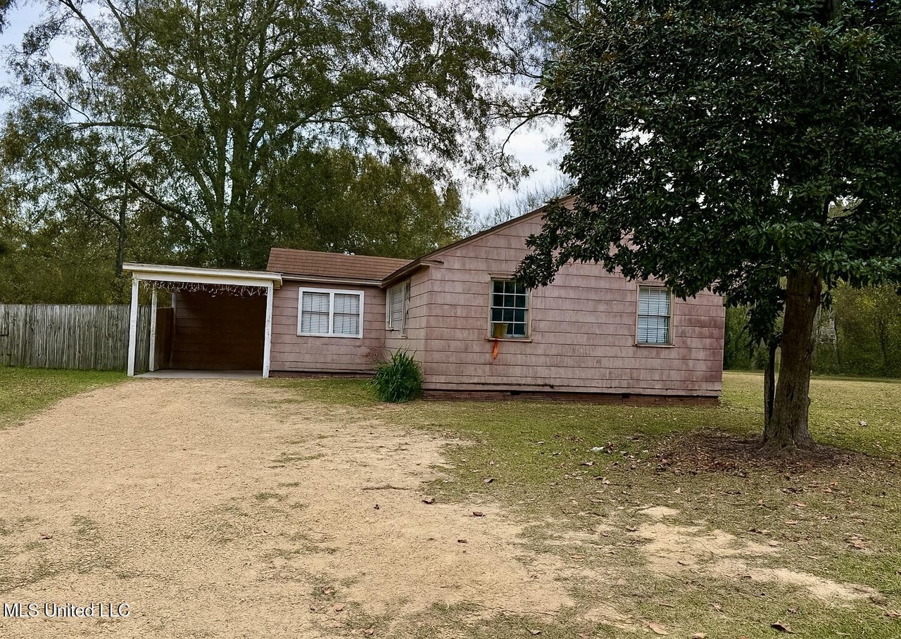 201 Rogers Cir