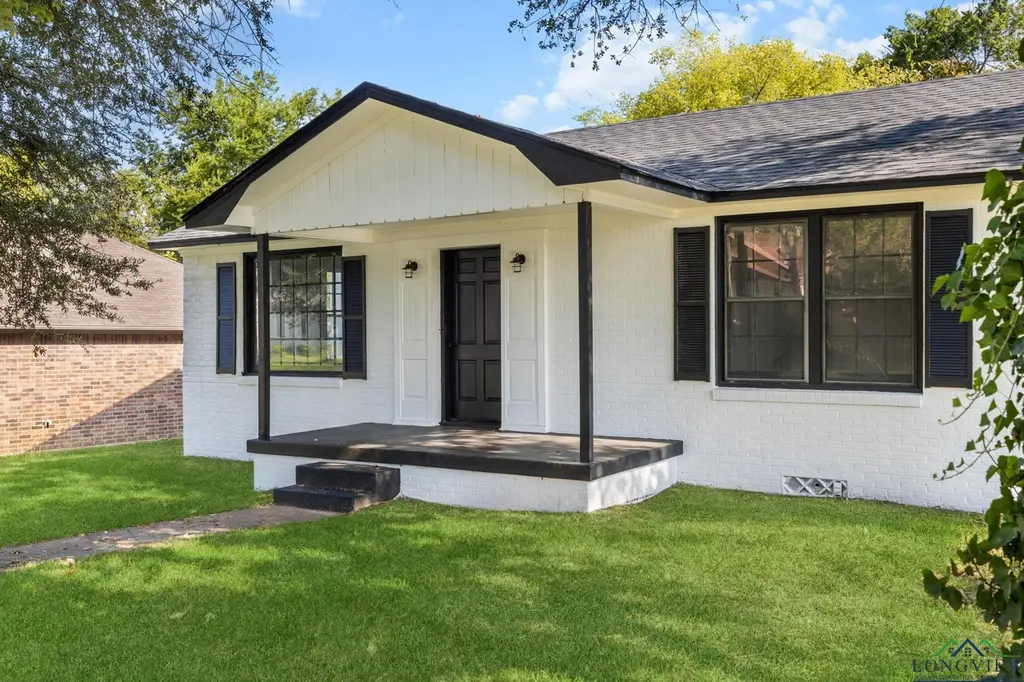 1731 N Forest