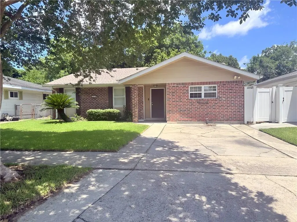 668 Cameron Ct