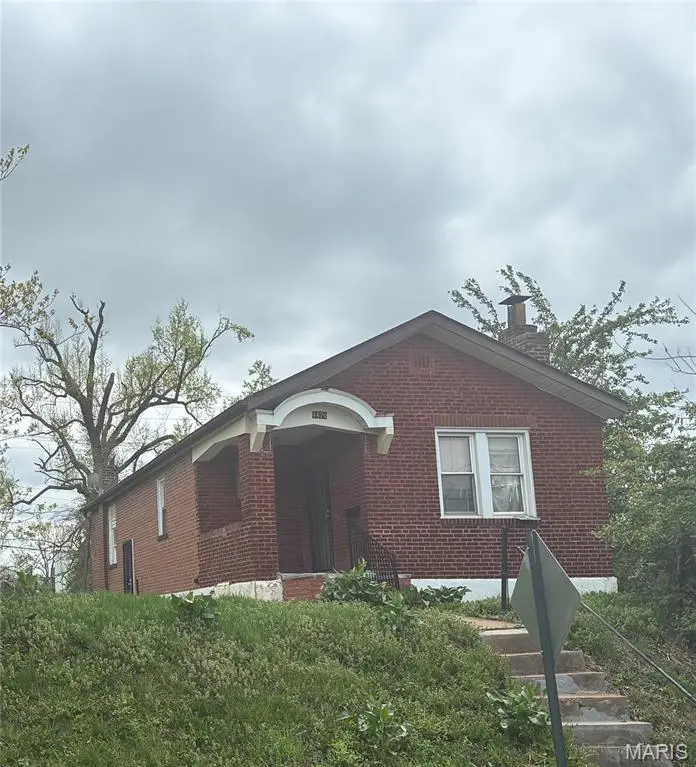 4470 Bessie Ave
