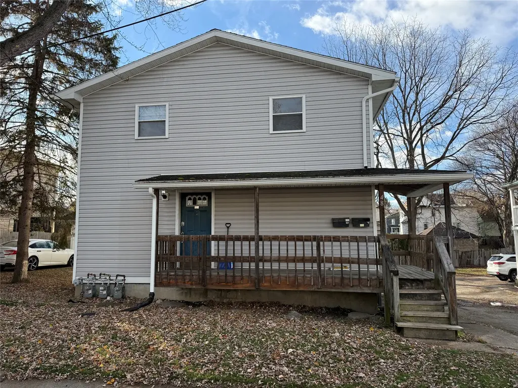 48 Roberts St
