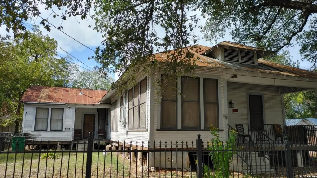 309 Willow