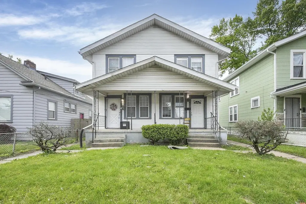 2741-2743 Steele Ave