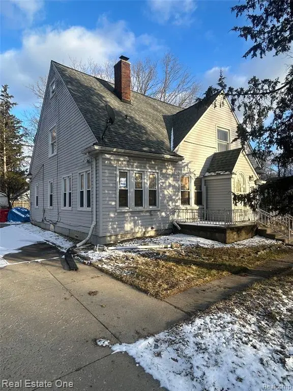 21130 Seminole St
