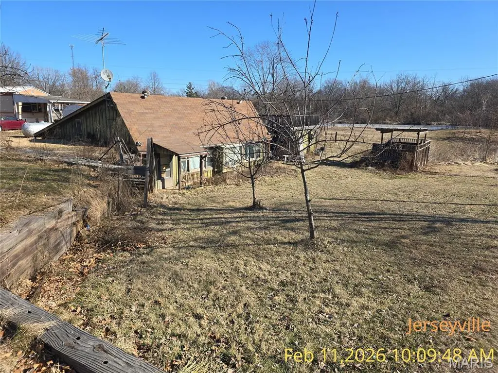 17036 Apache Dr
