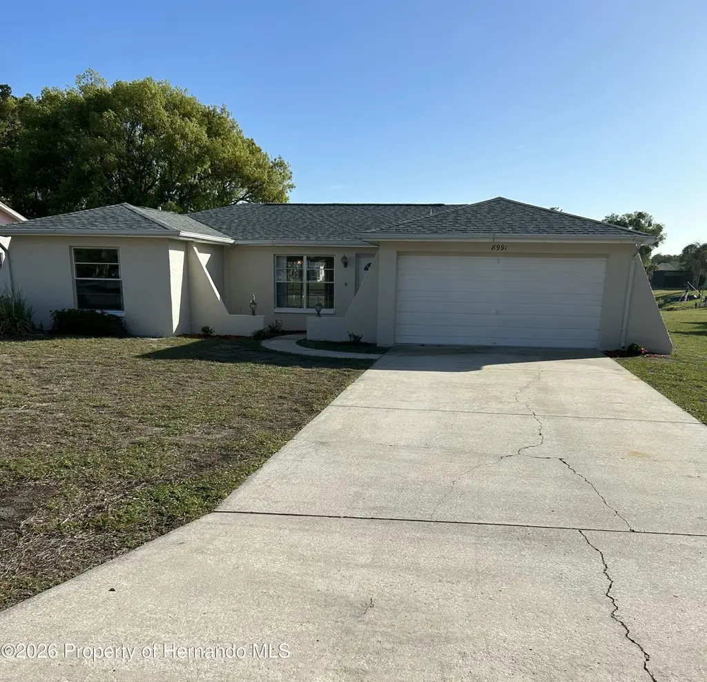8991 Lismore Ct