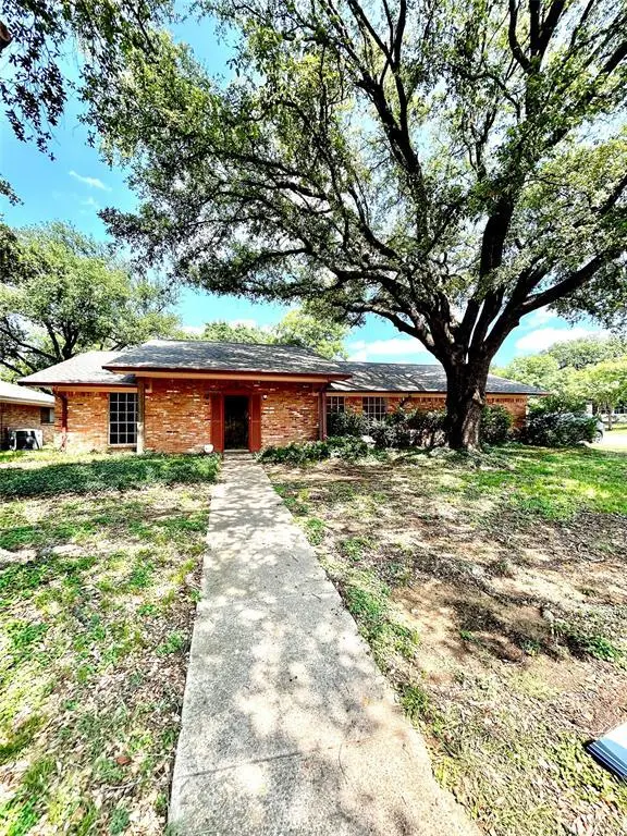 1815 Lakemont Dr