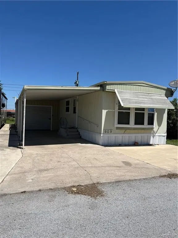 909 Tangelo Dr
