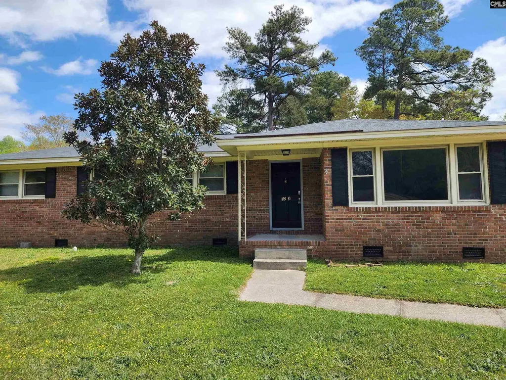3213 Woodsen Cir