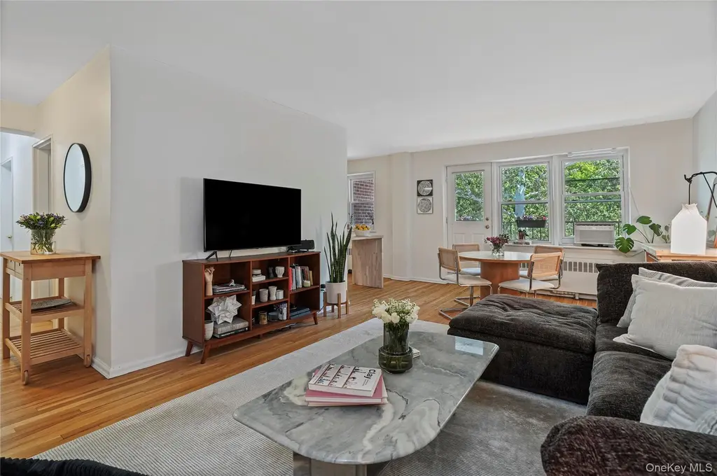 110 Draper Ln Unit 2DS