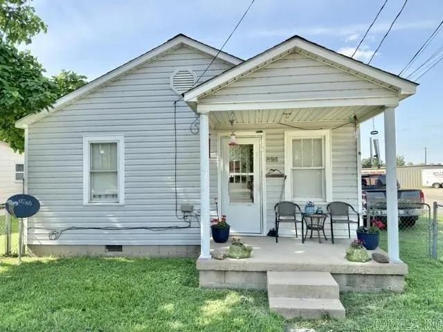 896 E Main St St
