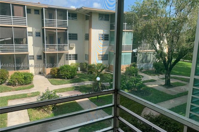 1395 NE 167th St #209